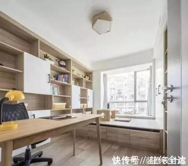 小灵儿|你家飘窗是否被闲置了,这样设计,收纳空间倍增加