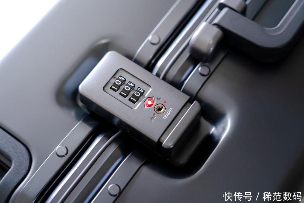 评测|地平线8号行李箱评测:高端大气上档次,商务出行好搭档
