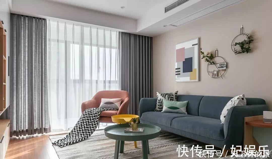 客厅|客厅沙发这样摆放,面积直接大了一倍,邻居见了挤爆门来学!