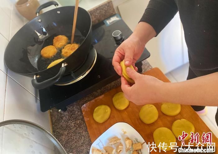 火锅|中国年的花样年夜饭：“锅气”里的年味儿