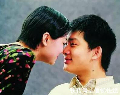 张璇|43岁常昊与51岁张璇,结婚21年,越来越有夫妻相,依旧恩爱如初