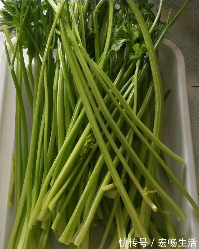 芹菜|猪肉芹菜饺子的正确做法,芹菜不焯水不刹水,香味浓