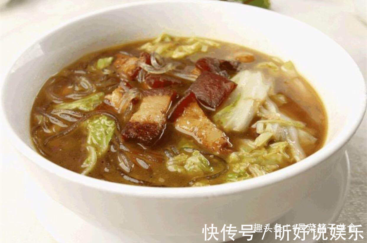 白菜炖粉条，你知道怎么做才好吃吗可以让你吃到舔盘子