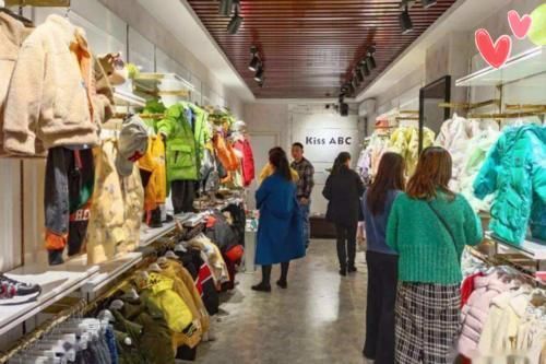 棉衣|你经常给孩子买大一码衣服吗？小心坑娃无形，买衣牢记四大三正好