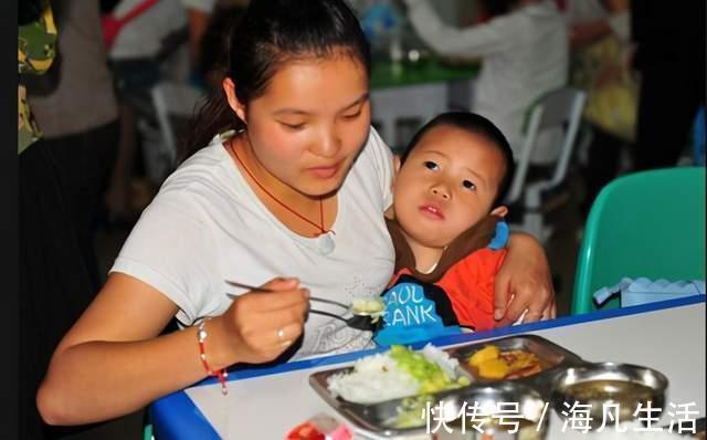 宝宝|5年前因吃奶太用力,被妈妈刮成“花脸猫”的宝宝,如今怎么样了