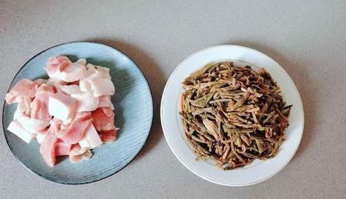 这东西不害怕过期，家里屯点，能吃上一年，立秋过完很难买到