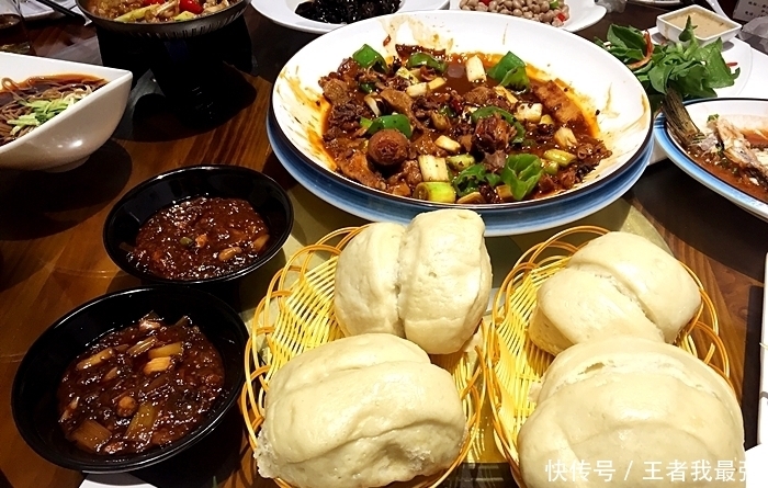 醒发|大厨教你蒸馒头，和面配方和发面技巧要掌握，馒头雪白暄软更好吃