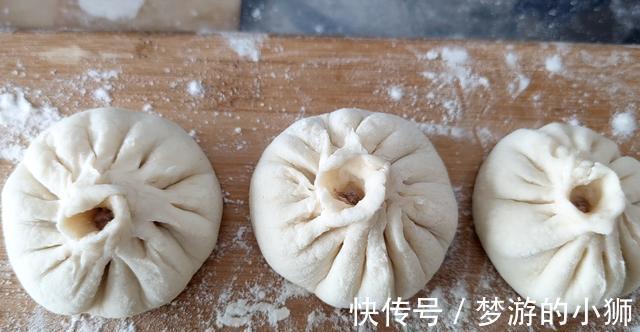 好吃|肉包子这样做太好吃了，学会这样调肉馅，包子松软鲜香，好吃解馋