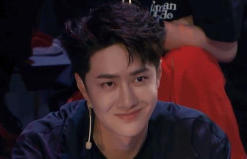 王爷爷|《街舞4》一期节目解锁六个身份，王一博真的玩嗨了