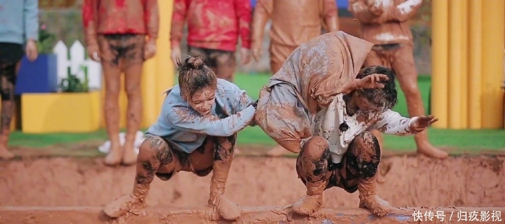 黄旭熙 本期《跑男》宋雨琦回归成唯一看点,却遭baby粉丝炮轰,游戏无聊