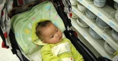 男婴|6个月男婴被扔超市,4小时无人认领,宝妈解释让人哭笑不得