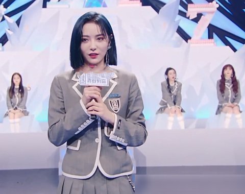 王承渲|許佳琪獲得第3名時，其他人都將她圍了起來，誰注意虞書欣在干嘛