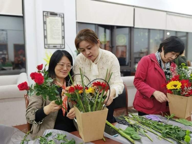 朱泾镇丨新时代文明实践：文明新风在楼道荡漾，朱泾钟楼居民区文化馨香润心田