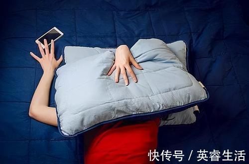 人数|我国失眠人数已达到2亿，还在晚餐吃这3类食物的人，别怪睡不好