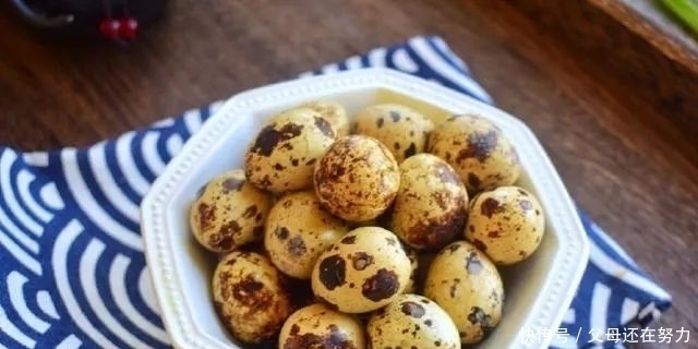 好吃|鹌鹑蛋最好吃的做法，比白水煮的好吃百倍，一口一个真过瘾