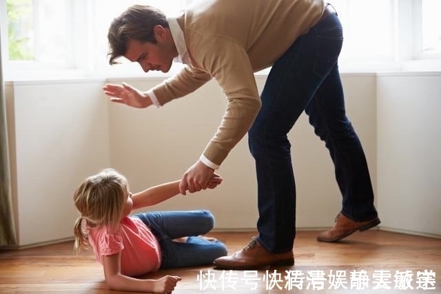 棍棒|孩子有这3种行为时,别讲道理,直接“棍棒教育”不然你会后悔