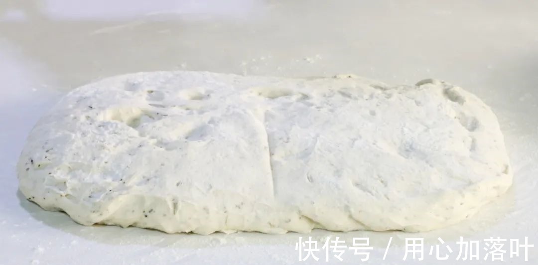 foc意大利非常流行的一种扁平面包--佛卡夏Focaccia!