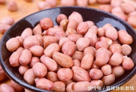  煮花生米时，牢记3点小技巧，花生米又香又入味，下酒追剧两不误