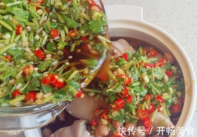 猪蹄有更好吃又快手的做法,别再傻傻的红烧猪蹄了,此做法倍好吃
