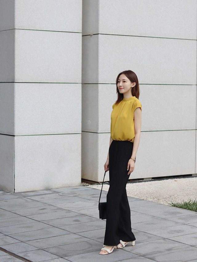 小个子|扔掉紧身裤吧!今年流行这几款,小个子初秋可以这样穿,百搭舒适