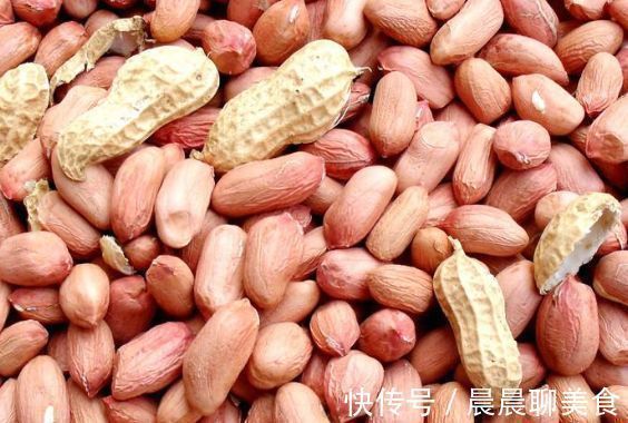 慢性胃病|常吃“花生”好处多,医生提醒:3种人别吃,没什么好处