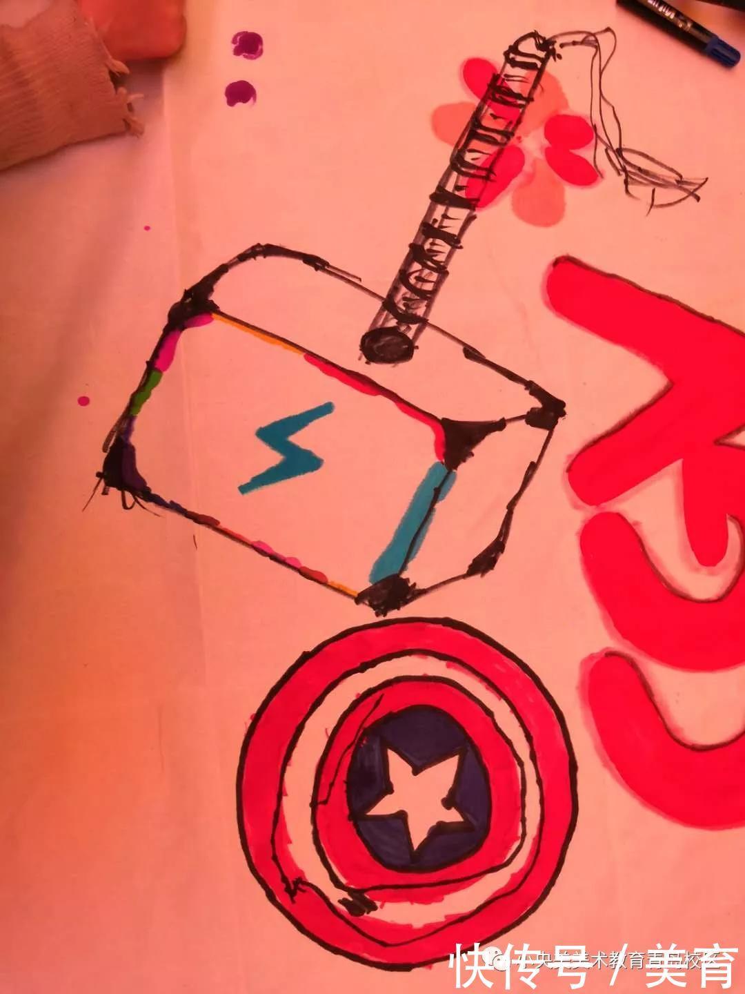 美术|小央美儿童美术:小小绘画家齐聚万象城,央宝贝们在长卷上绘英雄