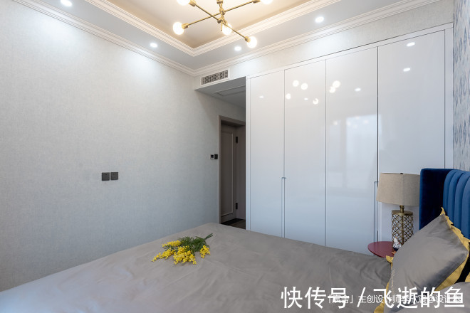 背景墙|125平米顶楼带阁楼，爆改成楼王