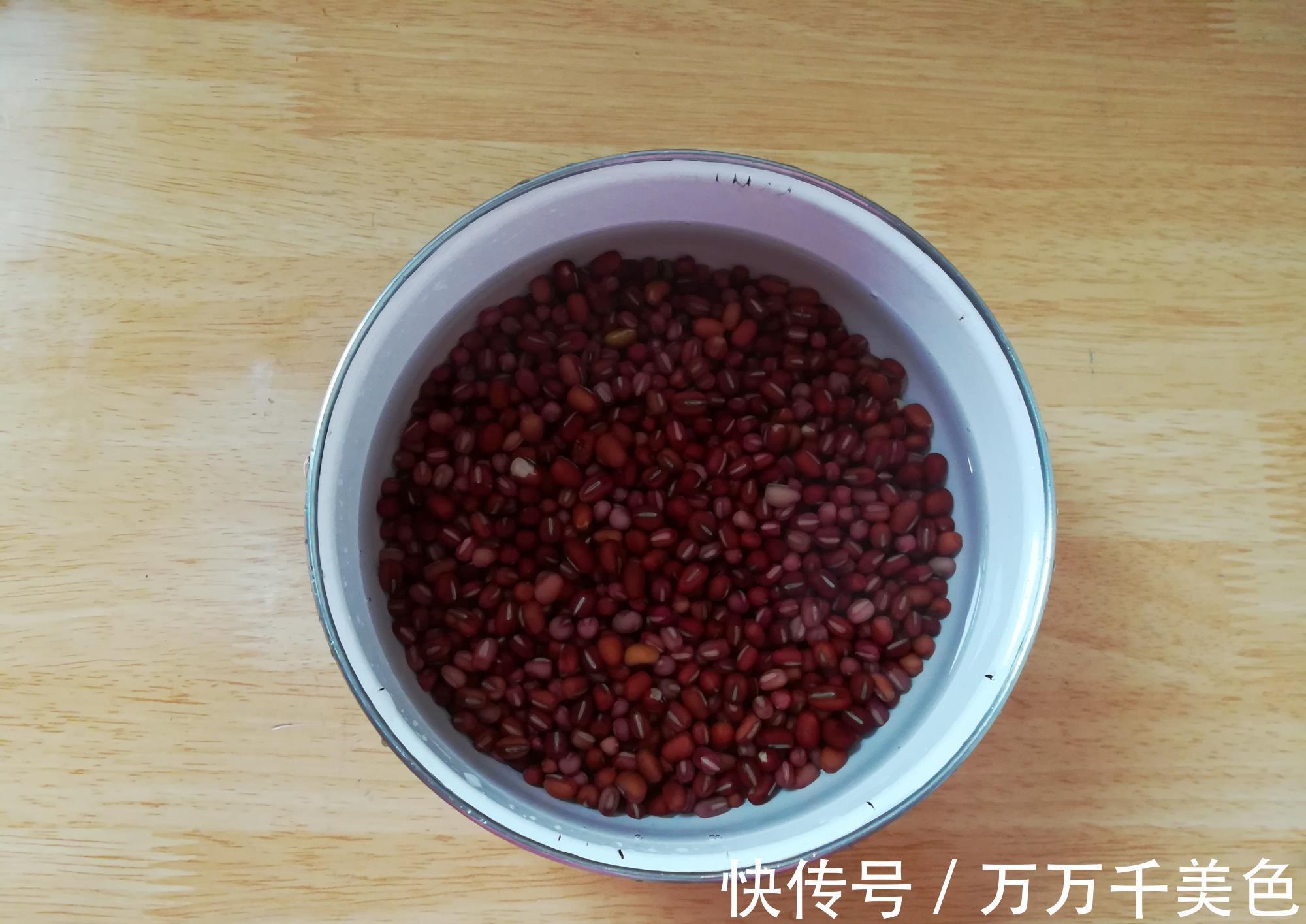 红豆|女人再忙也要爱自己，这汤隔天喝一次，排毒养颜，体质变好气色佳