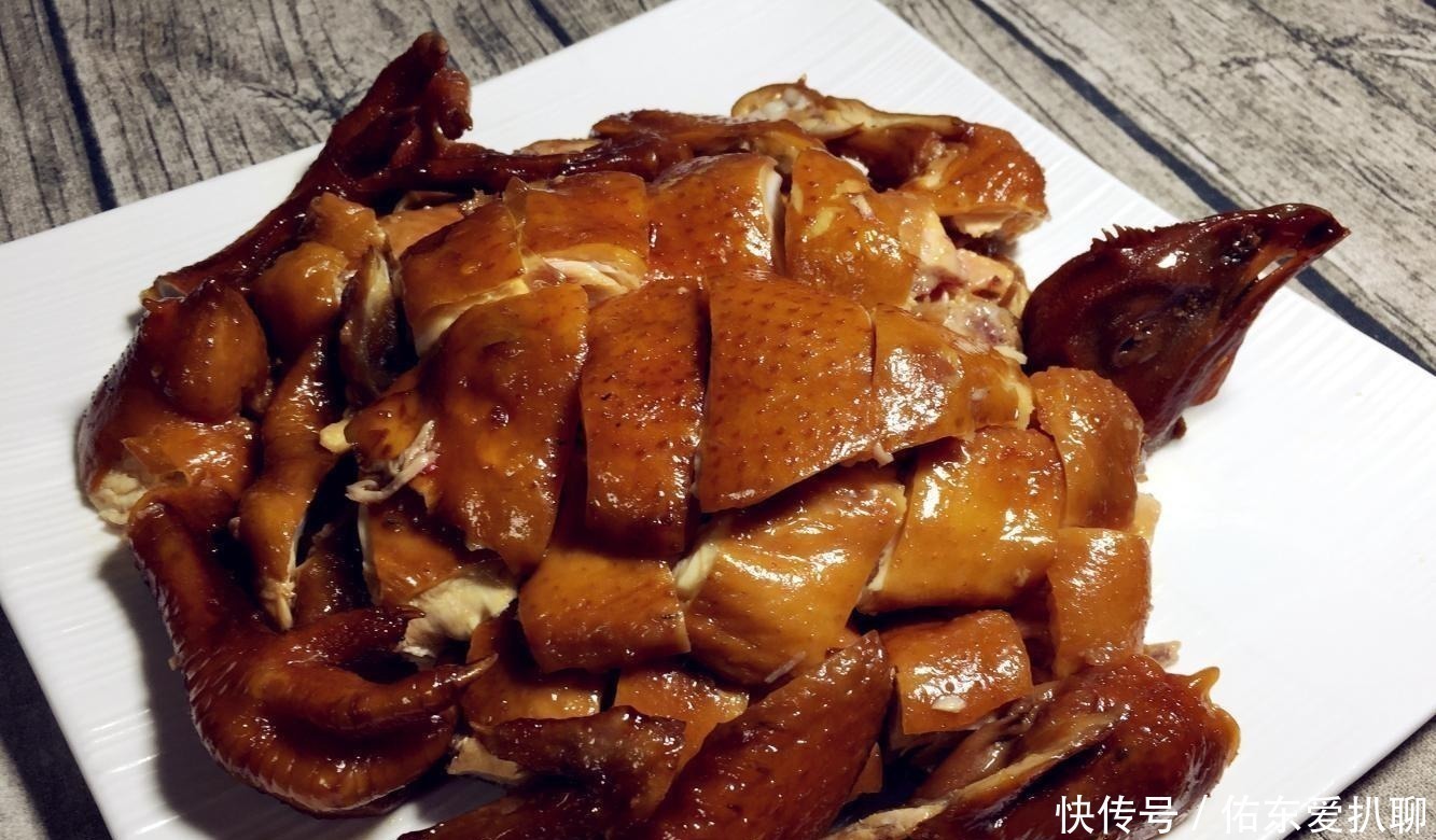 公公家里正做酱油鸡, 邻居闻到香味都跑我家问我酱油鸡的配方!