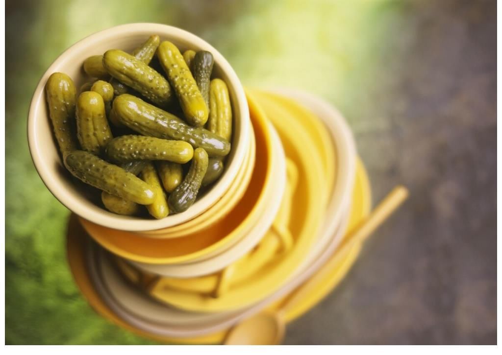 钙质|花生是骨质疏松的发物吗？不想骨骼成“蜂窝”，少吃这2种绿菜