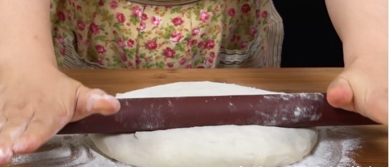 简单的葱油饼做法,当早餐吃很合适,柔软多层喷喷香