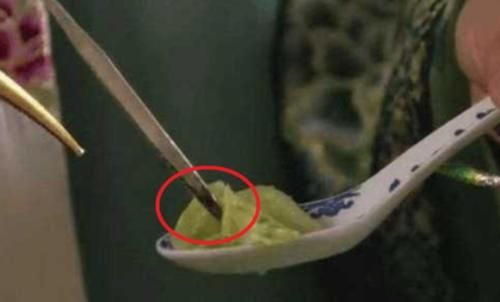 身体|女性长期佩戴“银手镯”，身体得到了什么？很多人可能想错了