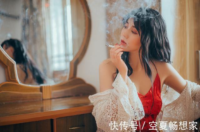 柠檬茶 女人过了40岁，尽量别留3种发型，又土又“显老”，希望你不是