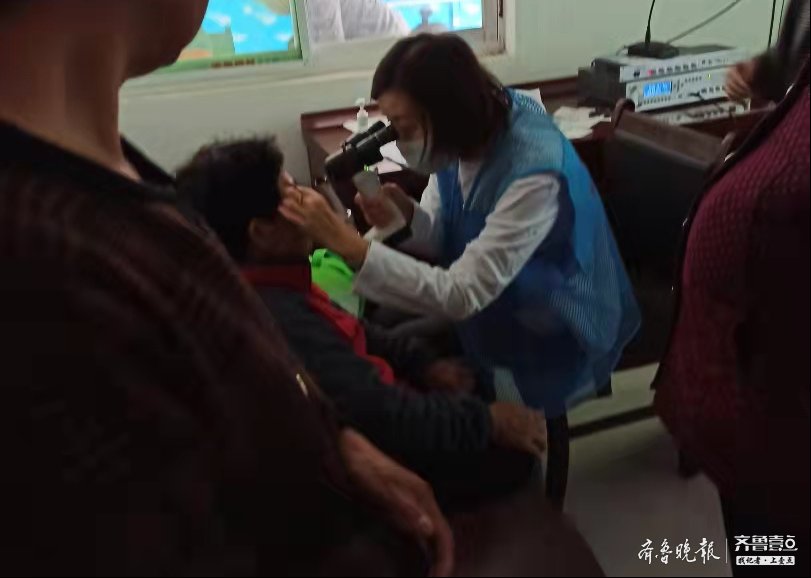 爱心|“邻里守望 情暖喻屯”,爱心义诊筑牢村民健康“防火墙”