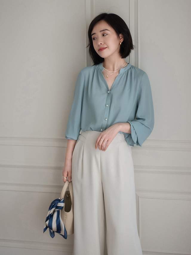 穿搭|35岁的女人怎么穿才优雅?条纹针织衫配A字网纱半身裙,高级洋气