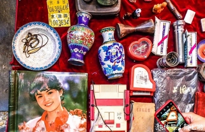 二十多年的“鬼市”搬进王府井,这儿有烟火气十足的老北京夜生活!