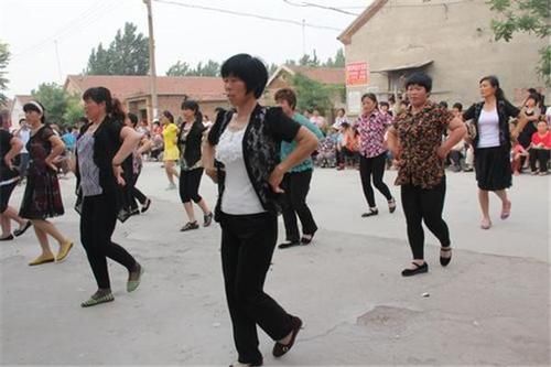 粗粮馒头|1000名百岁老人的长寿秘籍，通常有两个共性，运动不是关键点