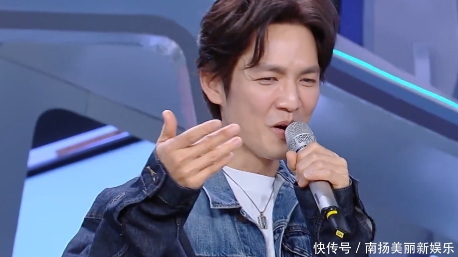 《快本》又敷衍新人,六个嘉宾信息写错三个,捧高踩低改不过来