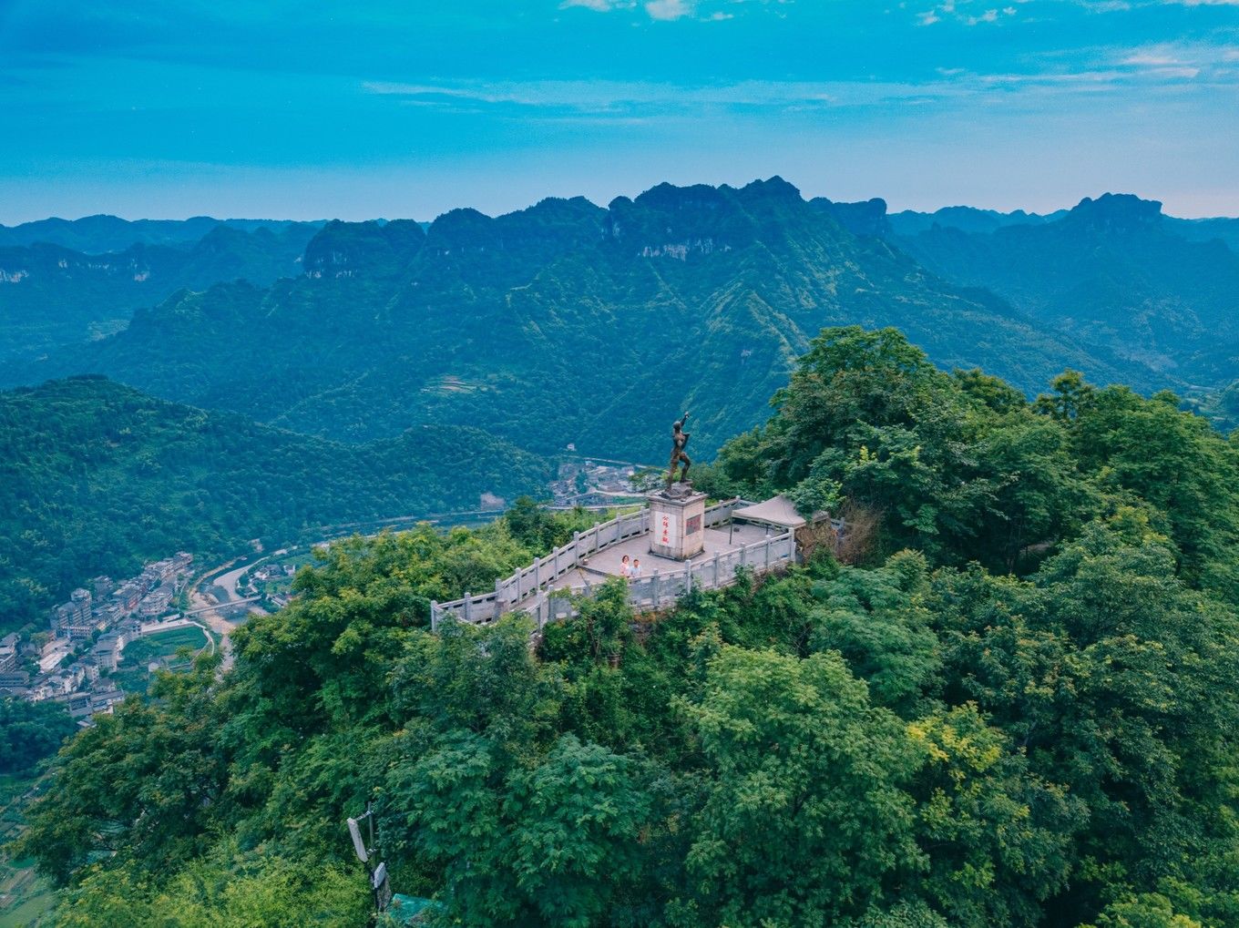 矮寨大桥|自驾《神奇女侠》取景地：矮寨奇观旅游区｜奇遇峡谷高桥、苗寨、飞瀑