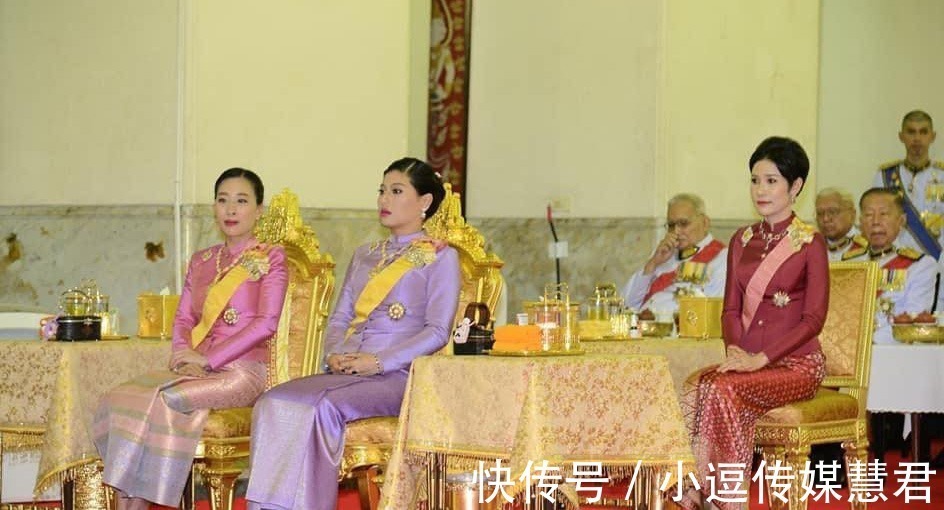 诗尼娜#诗尼娜贵妃跪拜苏提达王后,一年的牢狱生活让她懂得嫡庶之别