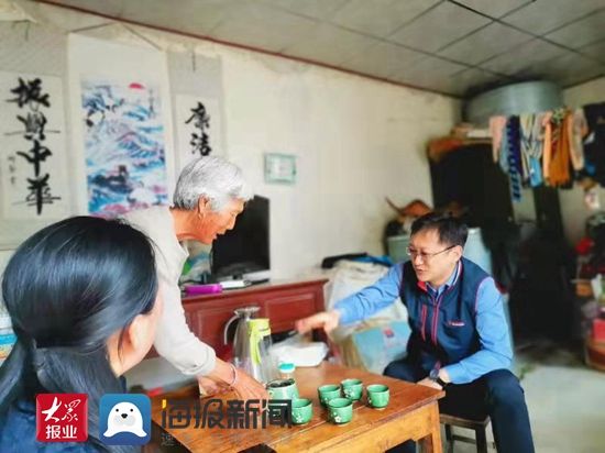 主题活动|华夏保险开展“关爱老人 情暖重阳”主题活动