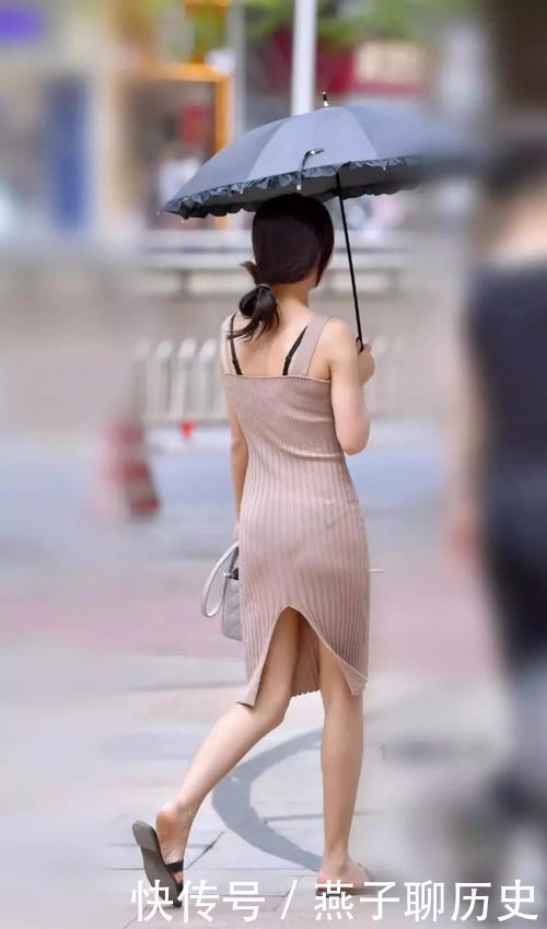 街拍|针织裙确实很“仙”，但就是太热了，你们喜欢穿嘛？ #时尚街拍#