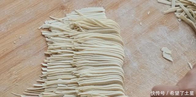 有名|童年记忆中,这是北方民间有名的美食,去了饭店却吃不上,没卖的