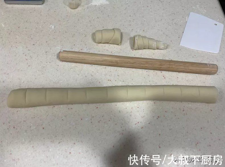 面团|幸福百分百！大叔教你鲜奶馒头，口感香甜，跟外面卖的味道不一样