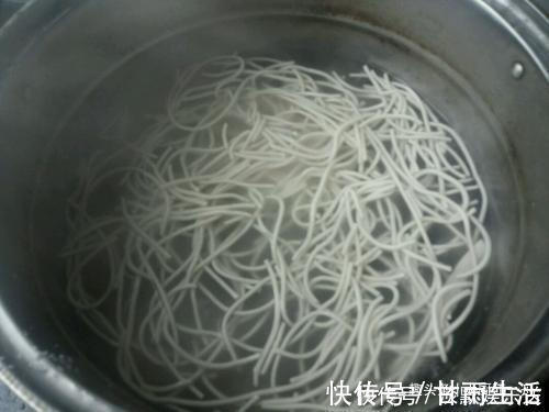 精盐|清汤面，面条直接煮就错了，难怪不筋道不好喝，大厨这样做才对