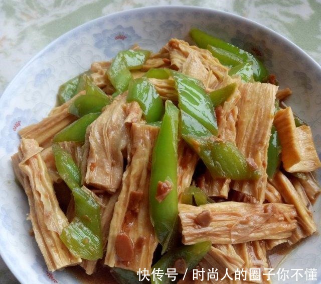 酱烧腐竹,腐竹这样做,比肉还好吃!