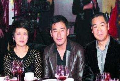 张国立的心酸:声誉摇摇欲坠,儿子烂泥扶不上墙,一辈子“还债”