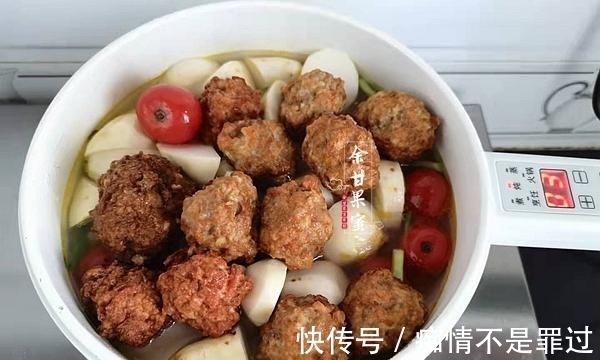 此菜零厨艺,将肉丸子与这食材同搭配,炖一炖上桌,光盘不浪费
