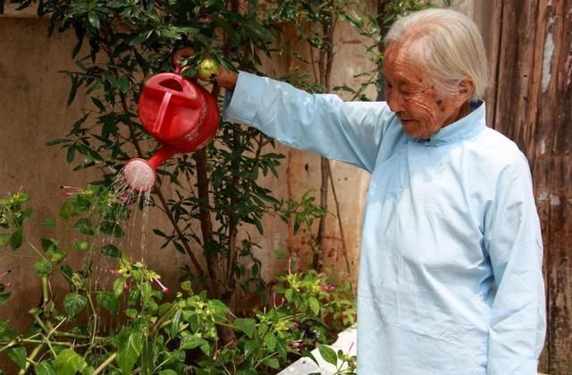 刮胡子|男人寿命长短，就看刮胡子的次数相信很多人都陷入过这个误区