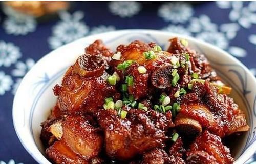 精选美食推荐：橙皮烧排骨，豆腐煎焖五花肉，蘑菇炒肉片的做法